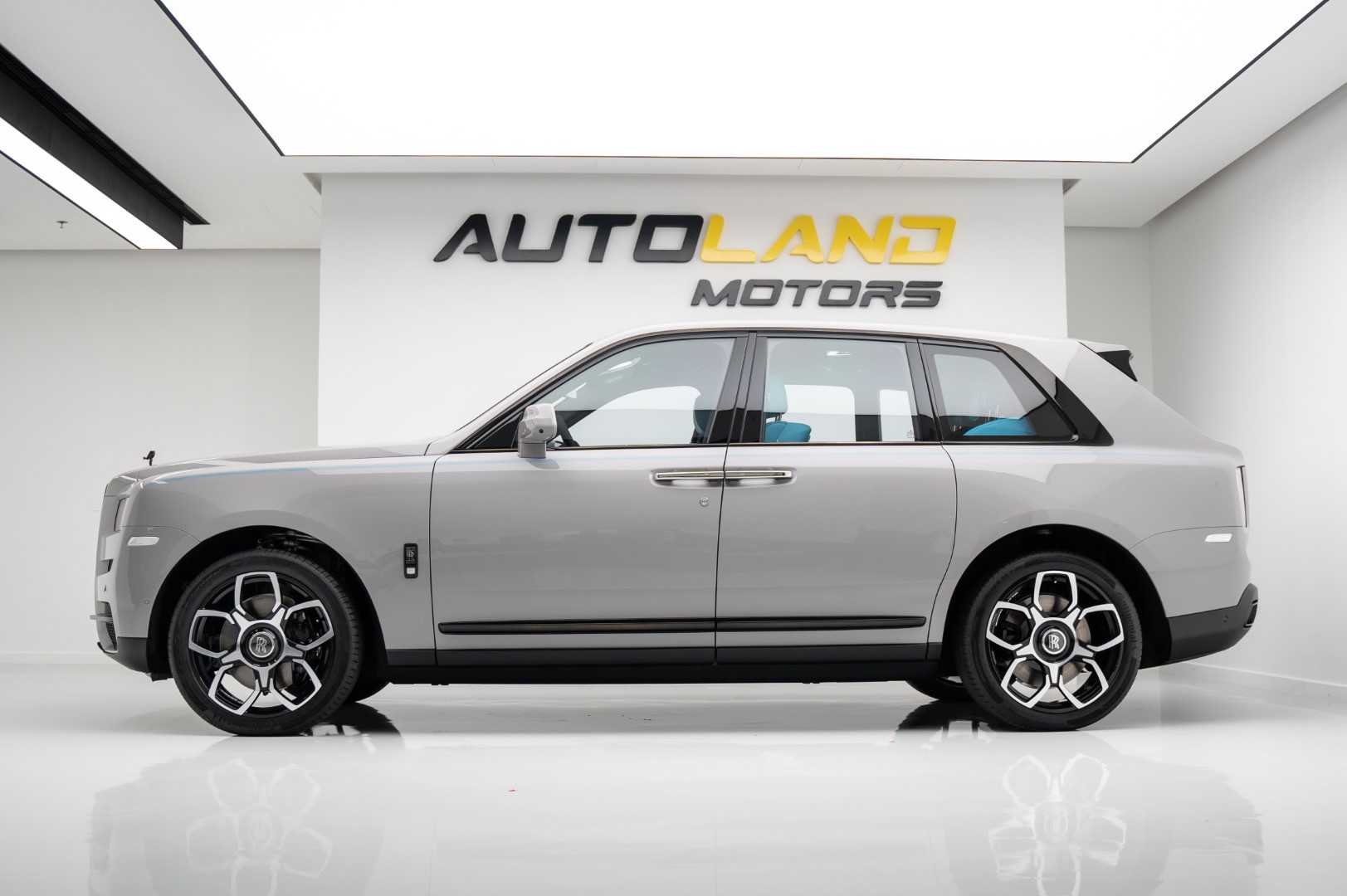 2024 ROLLS ROYCE CULLINAN WITH BLACK BADGE KIT WARRANTY AND SERVICE CONTRACT